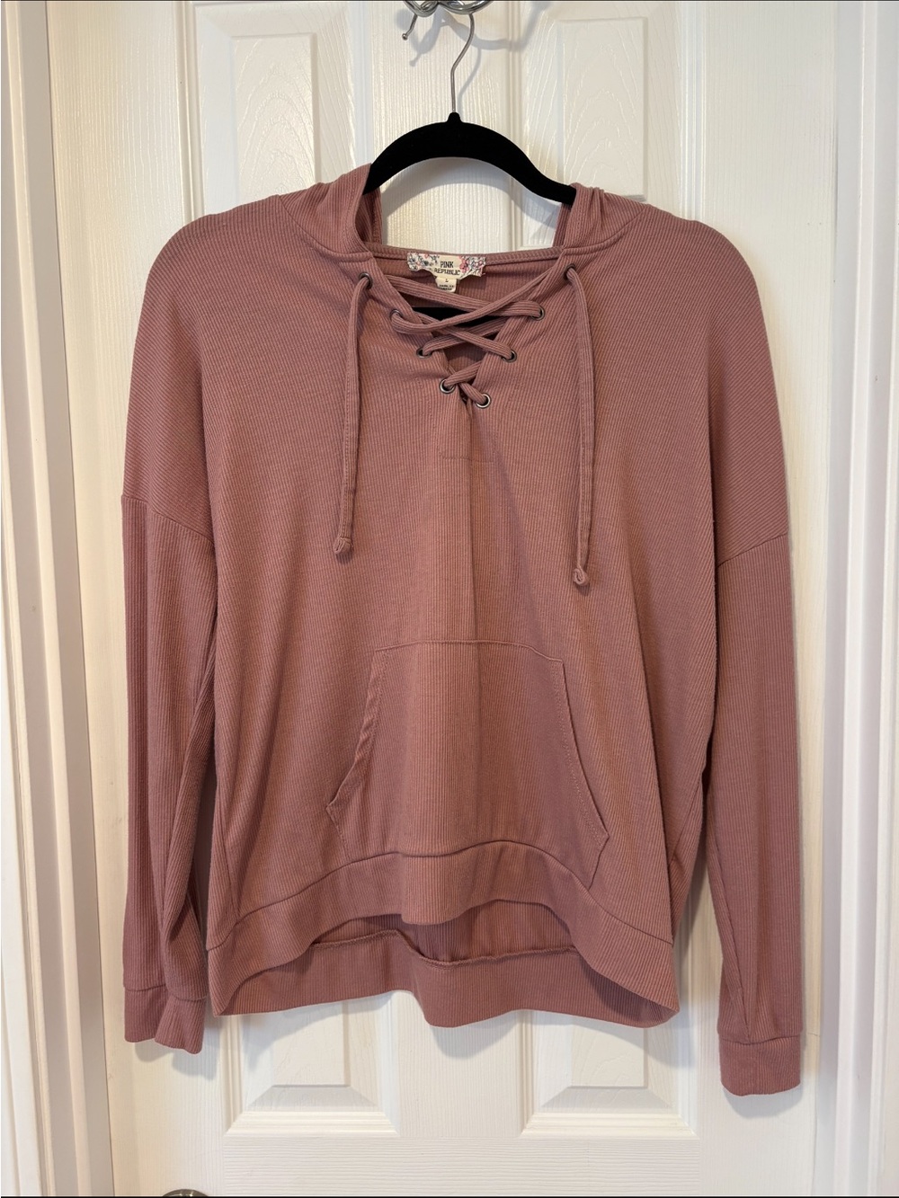 Pink Republic Lace-Up Waffle Knit Hoodie in Dusty Rose